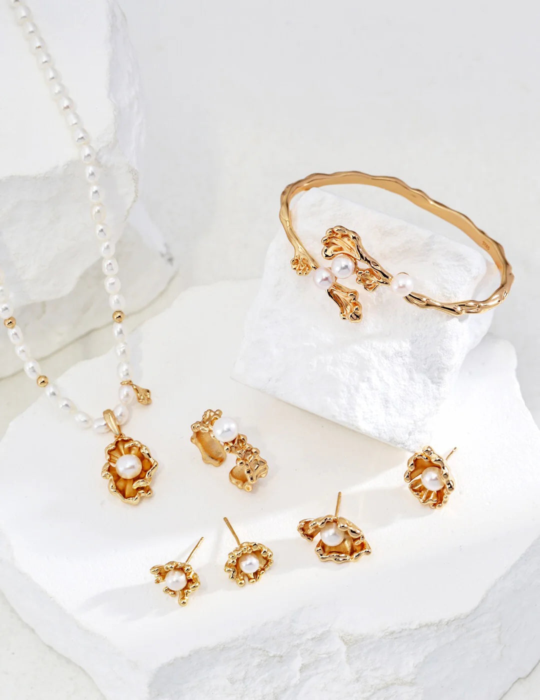 Wave Flowing Pearl Earrings