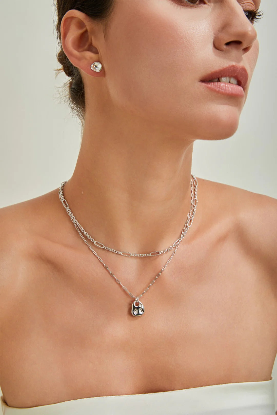 Hammered Texture Zircon Necklace