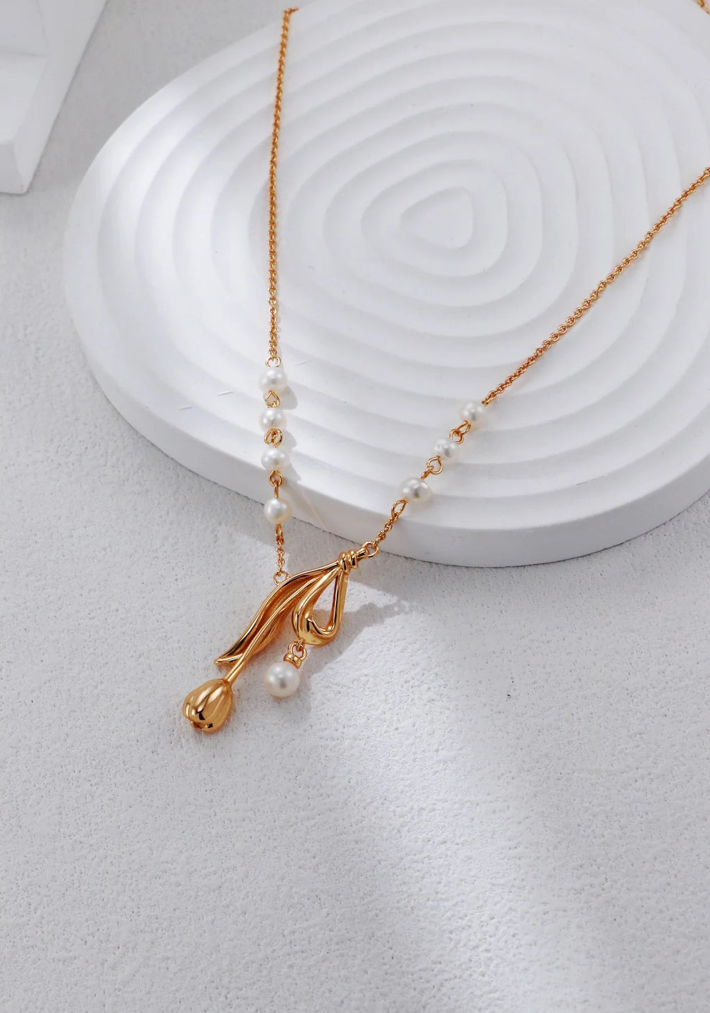 Tulip Pearl Necklace