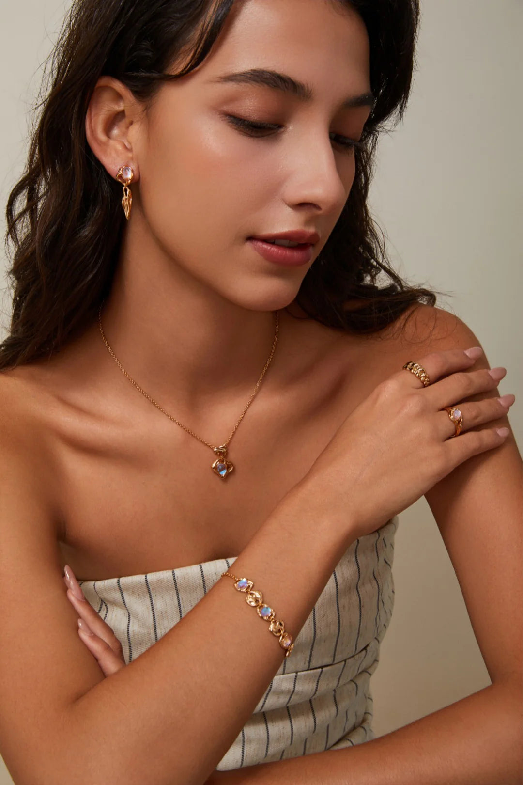 Retro Moonstone Necklace