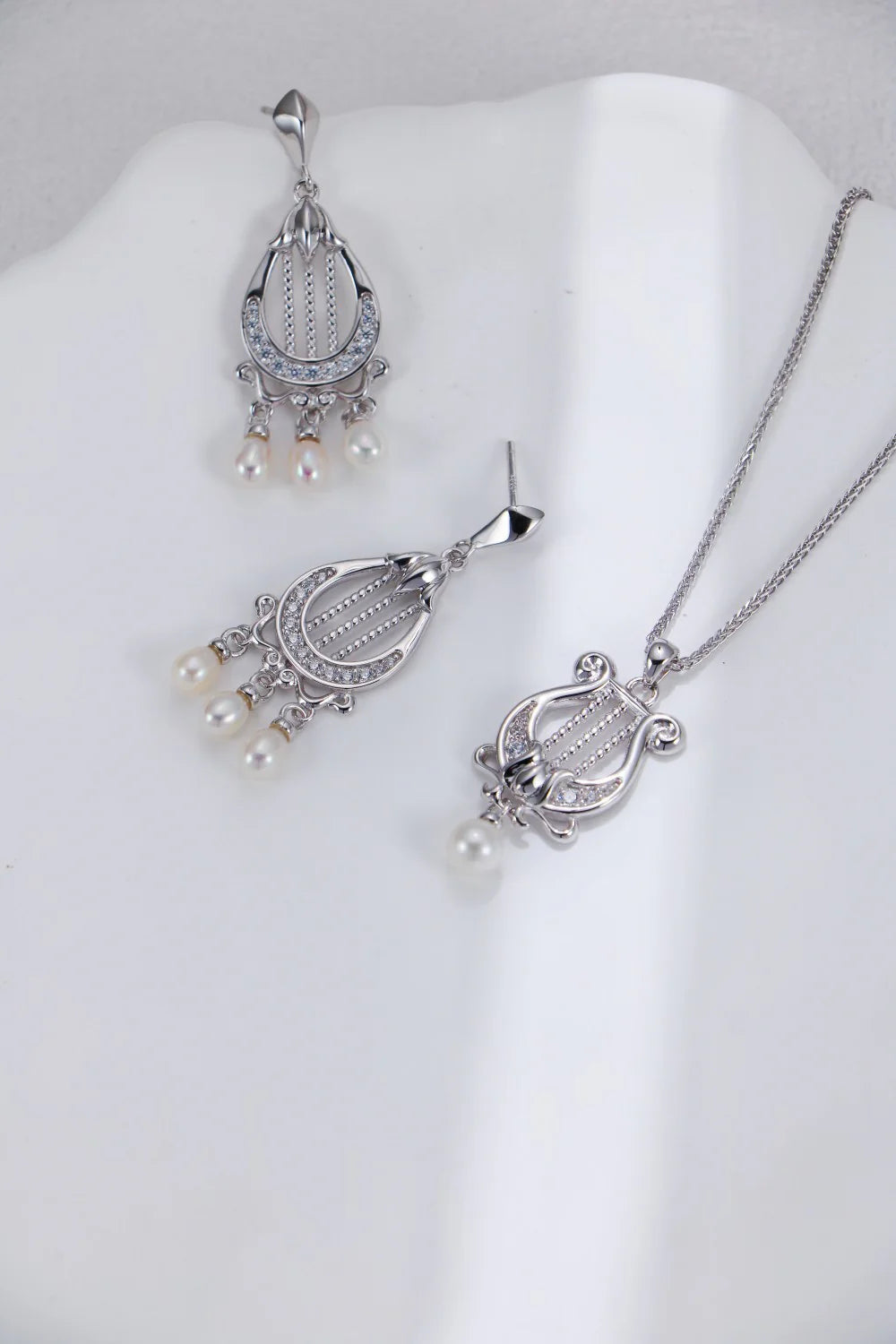 Harp Style Pearl Necklace / Earrings