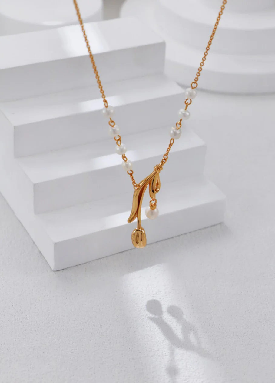 Tulip Pearl Necklace